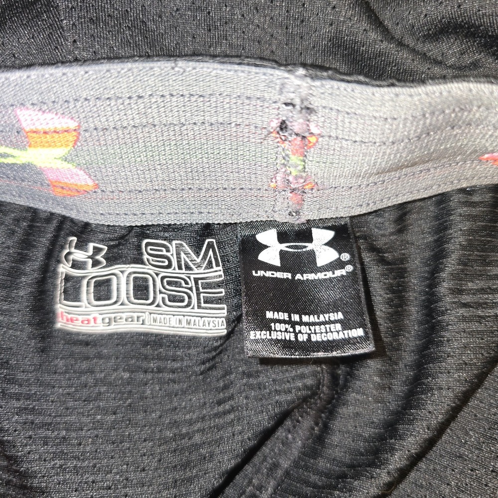 Under Armour Black Loose heatgear Shorts Size Small Athletic With Neon‎ 2012 - Picture 4 of 5